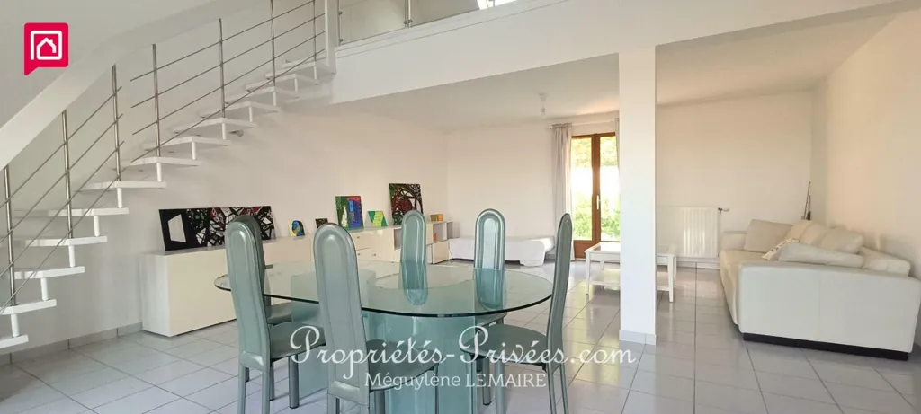 Elutuba - Contemporary House with Garden in Brezolles