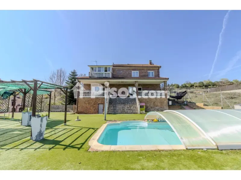 Bassein - Chalet with Golf View in Cabanillas del Campo