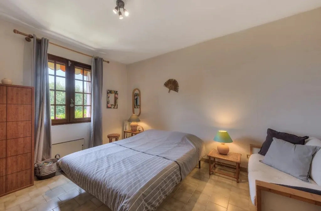 Chambres - Villa Luxueuse avec Piscine et Vue Mer à Saint-Aygulf