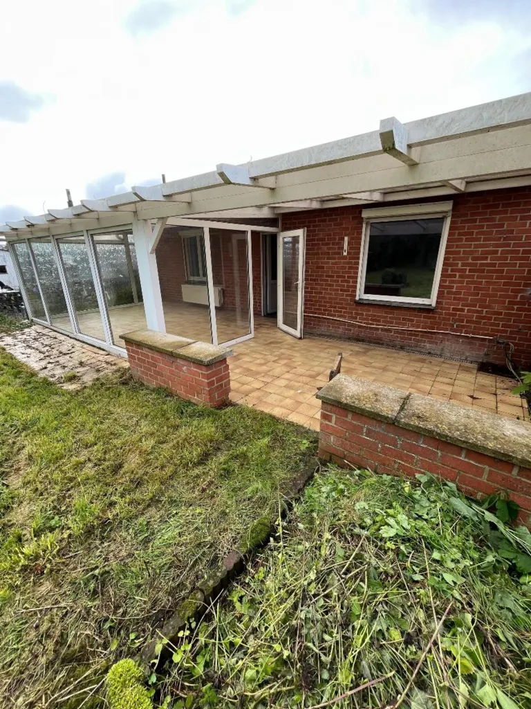 Terrasse - Maison en Pierre avec Jardin à Rénover