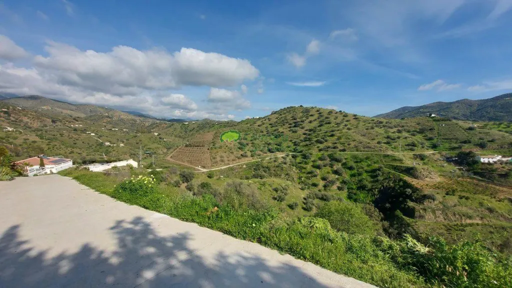 Villa with Pool and Mountain Views in Canillas de Aceituno