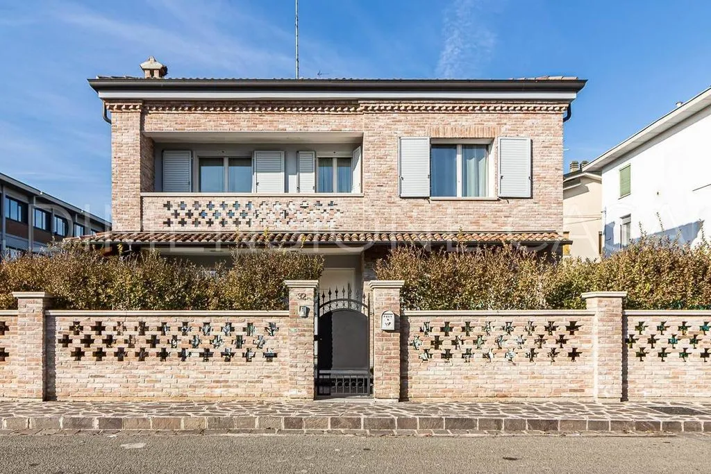 Välivaade - Restored Villa with Garden in Carpi