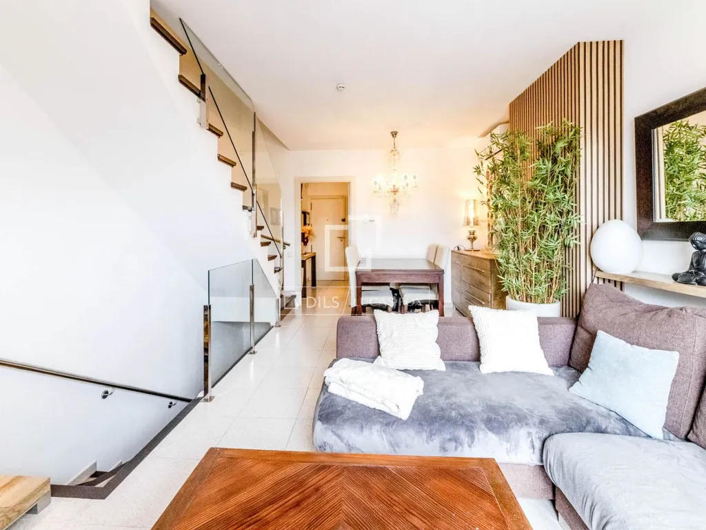 Elutuba - Modern Duplex Penthouse with Terraces in Sitges Centre