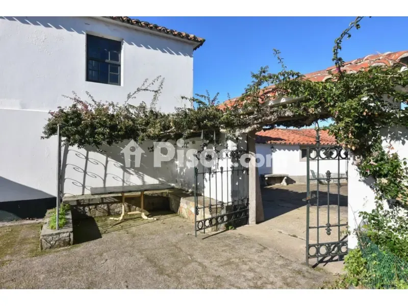 Aed - Historic House with Garden in Dexo
