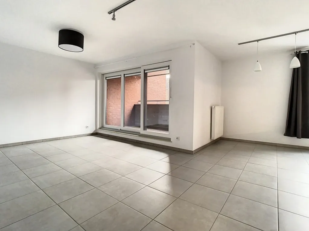 Pièces - Appartement avec Balcon et Jardin Commun à Marche-En-Famenne