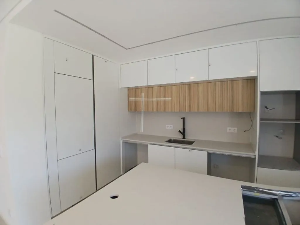 Cuisine - Luxury 2-Bed Flat with Balcony in Charneca de Caparica