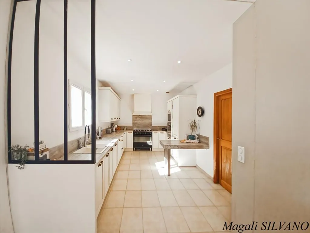 Köök - Recent Villa with Pool Near Spéracèdes