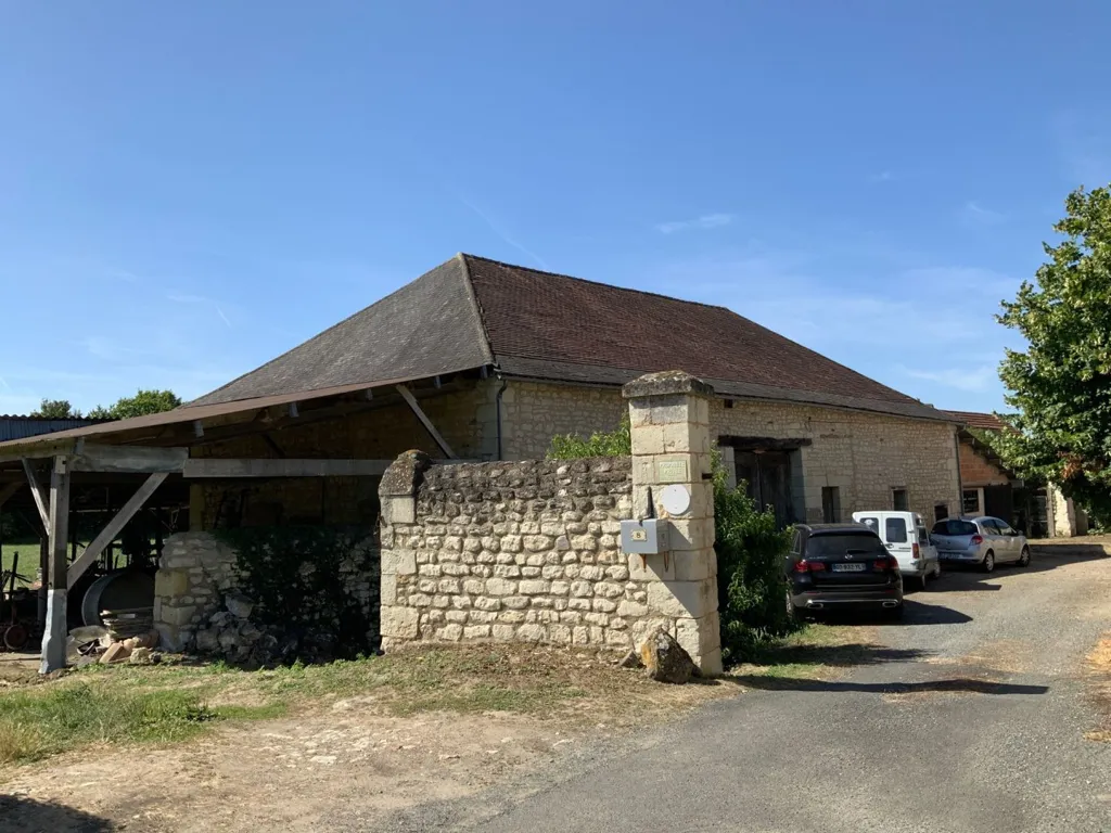 Extérieur - Ensemble Immobilier à Rénover avec Dépendances à Saint Sauveur