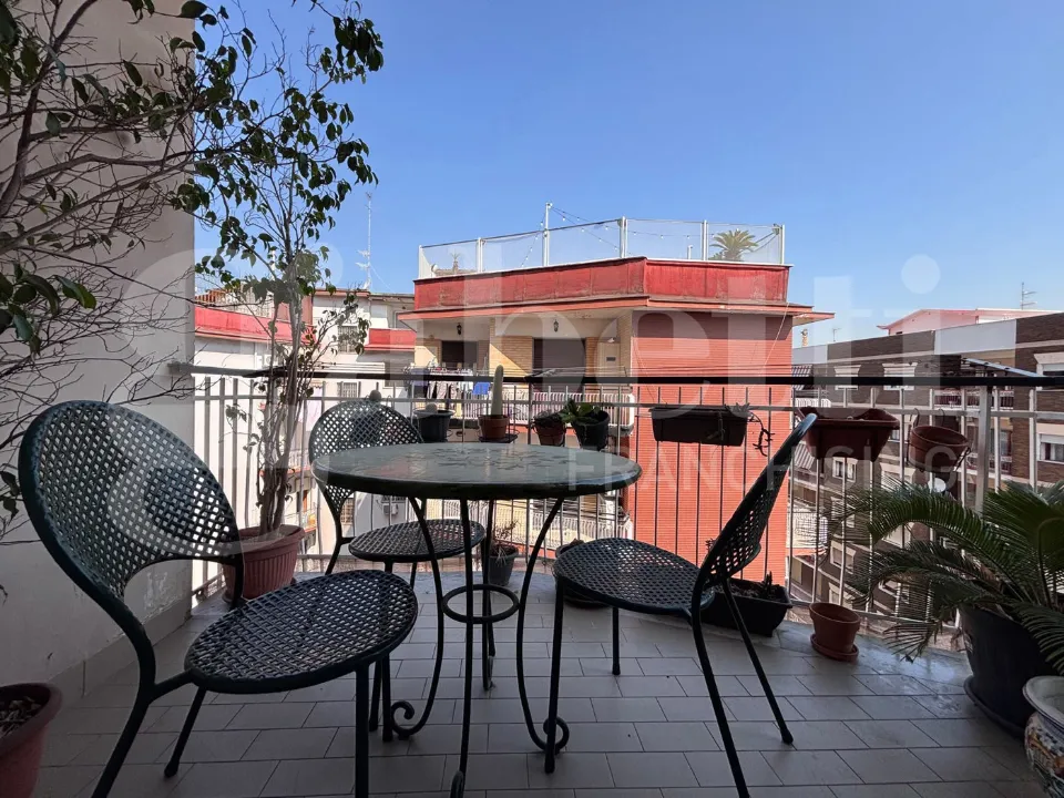 Balcon - Apartment with Balconies in Central Naples