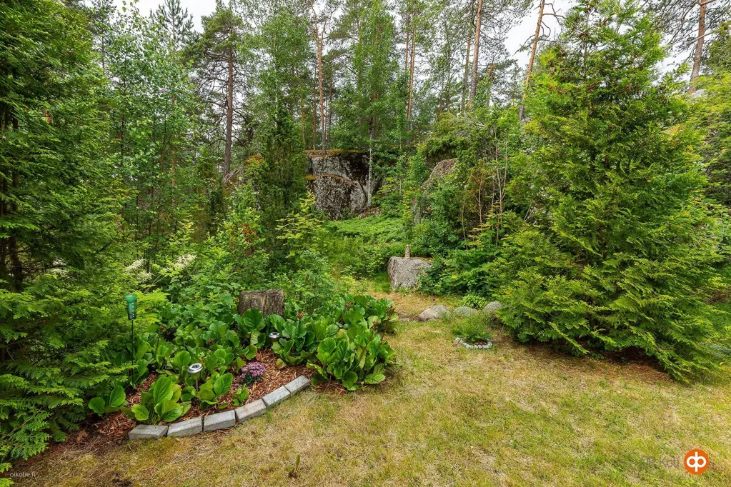 Aed - Renovated Triangular House with Sauna in Salo