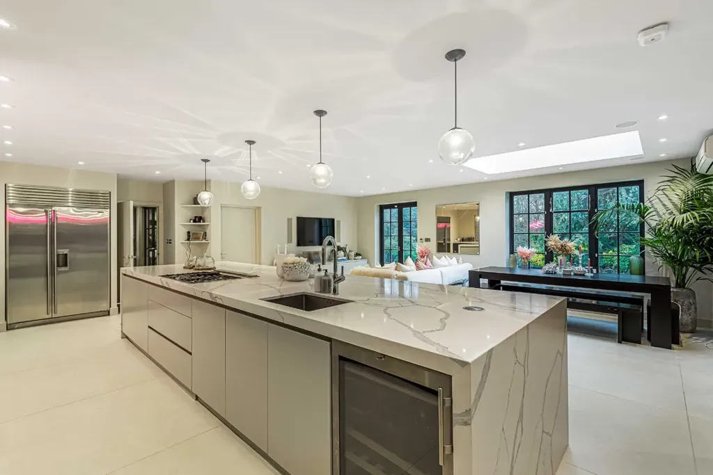 Cucina - Casa con 5 camere a Enfield