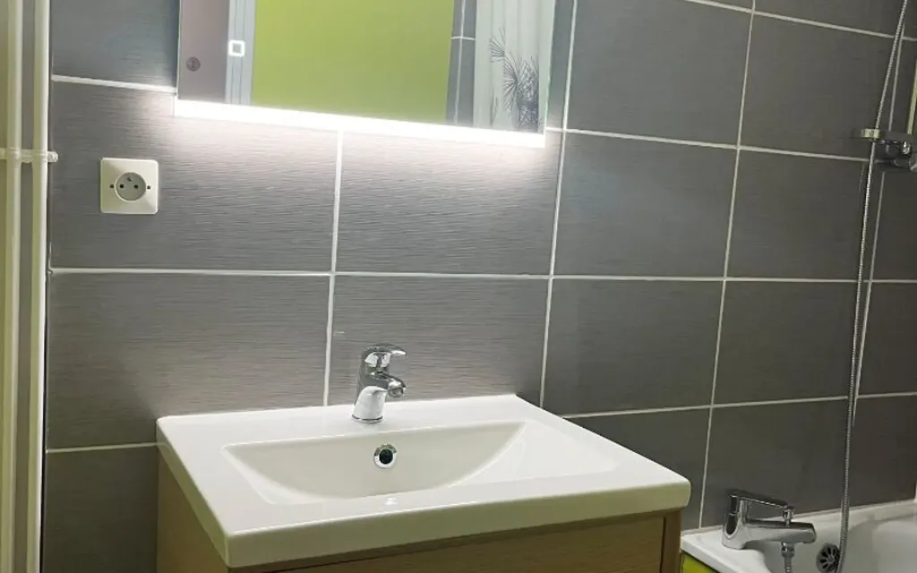 Bathrooms - Meubled Studio in Chaumont Centre