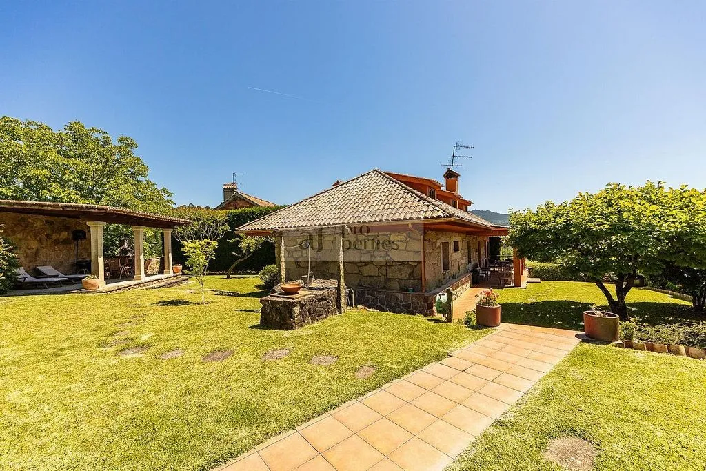 Jardin - Chalet with Pool and Terrace in Gondomar