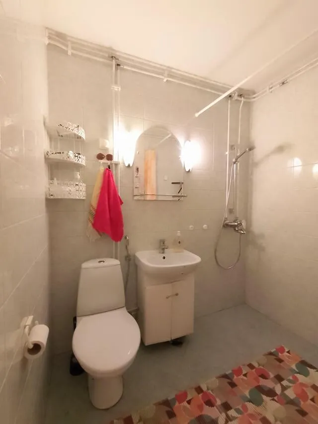 Salles de bain - Upper Floor Flat with Balcony in Pieksämäki Centre