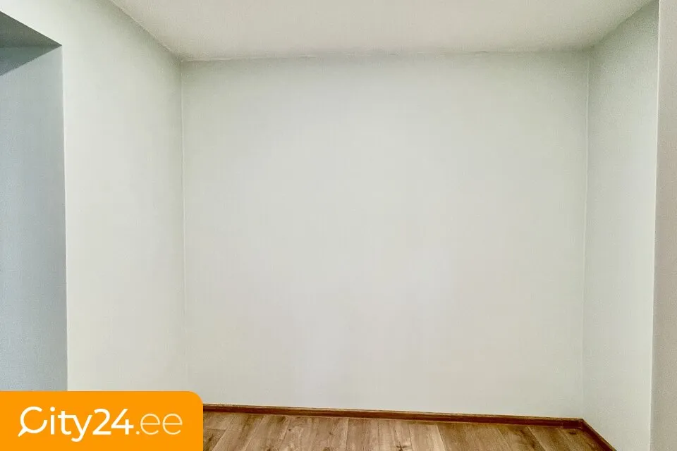 Rooms - Renovated Flat with Balcony in Narva