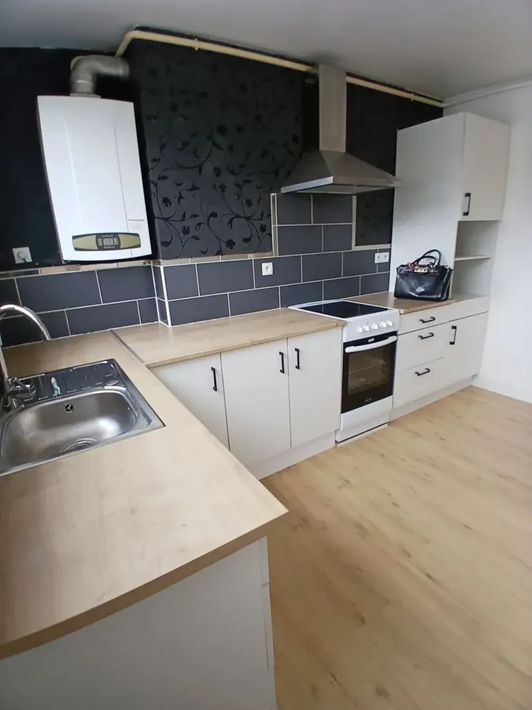 Köök - 3-Bedroom Apartment with Balcony in Brest