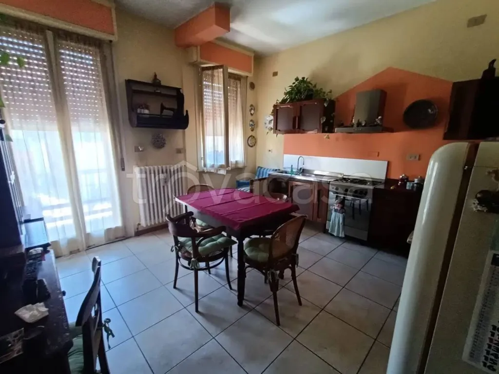Söögituba - Apartment with Balcony in Residenziale Pesaro