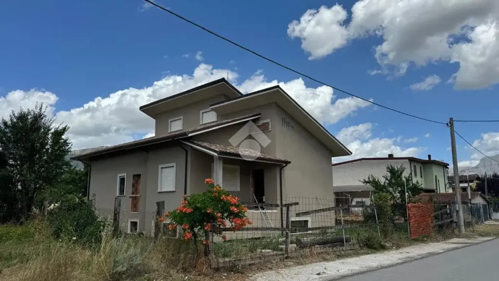 Välivaade - Villa with Private Garden in Avezzano