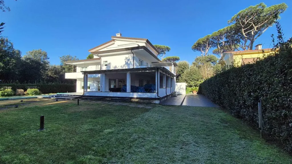 Välivaade - Restored Villa with Pool near Forte dei Marmi