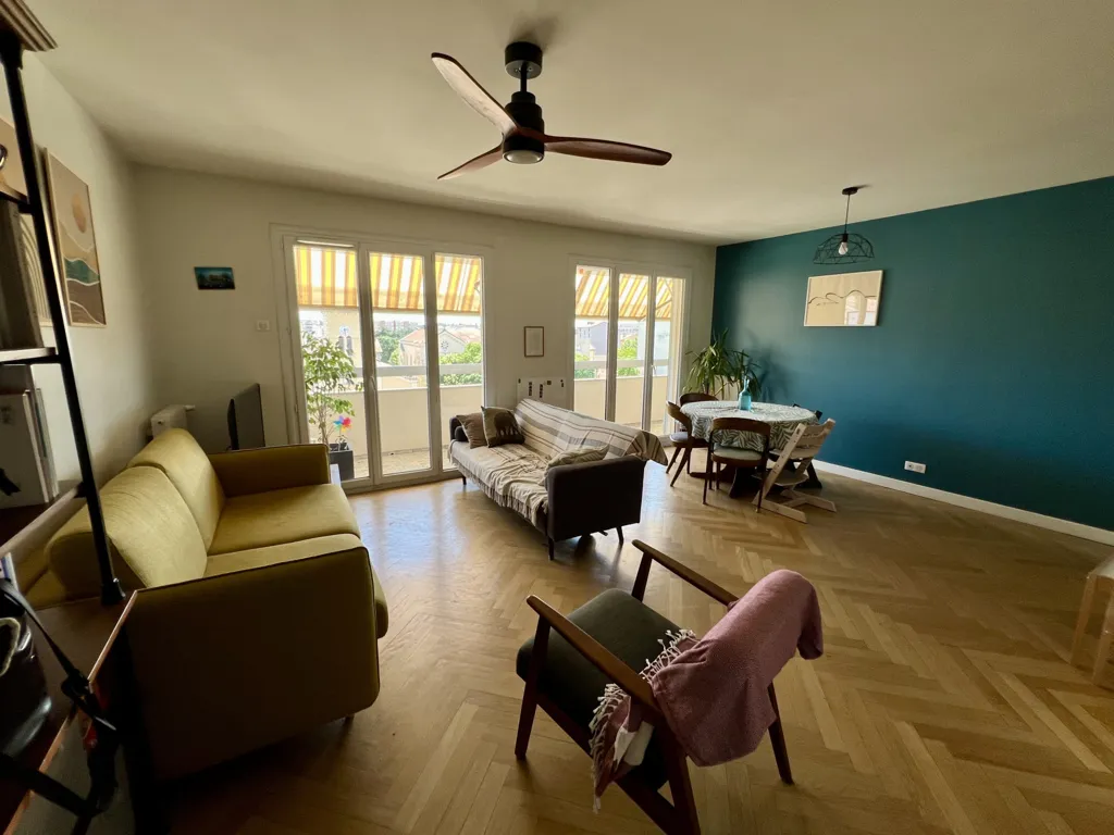 Séjour - Appartement T4 avec Parking à Villeurbanne