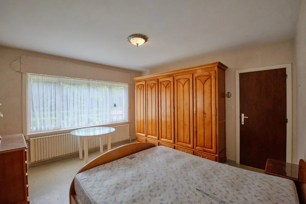 Chambres - Bébouwingswoning avec 3 Façades en Zone Urbaine