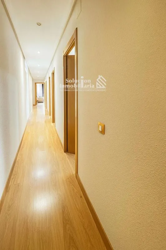 Entrée - Apartment with Plaza Views in La Fuente