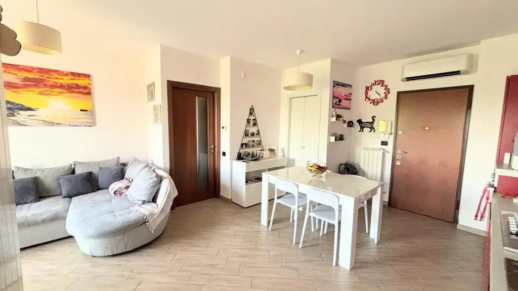 Soggiorno - Apartment with Balconies in Ossona