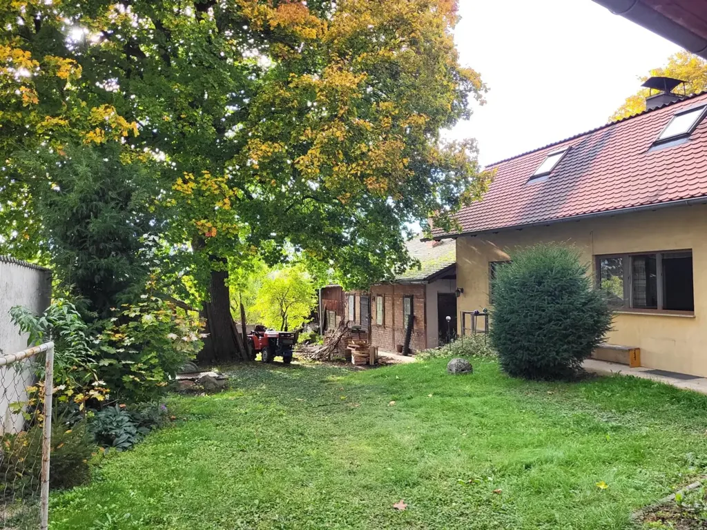 Giardino - House with Wine Cellar in Heldenberg