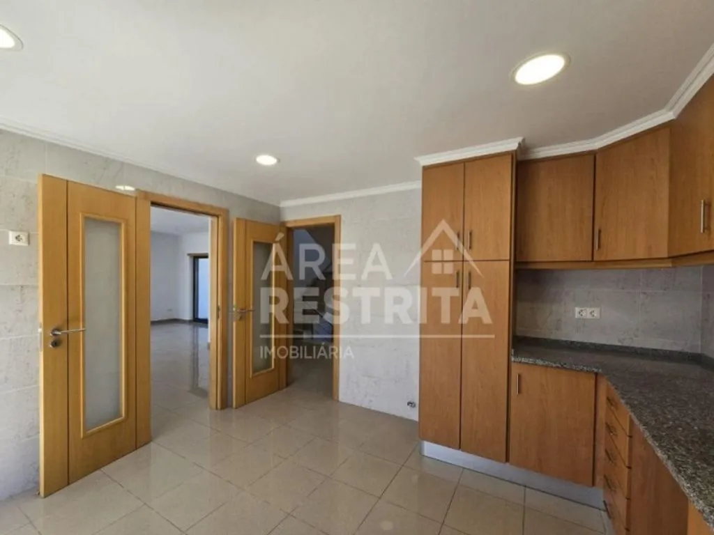 Cuisine - Luxury Detached House with Garden in Almada