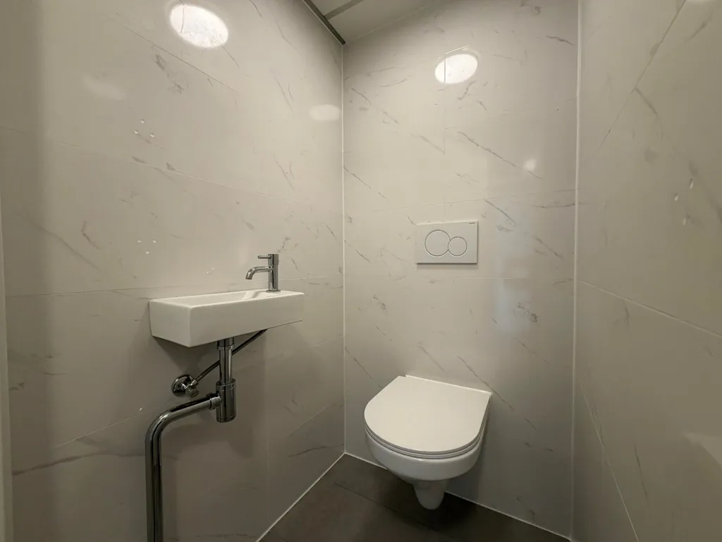Salles de bain - Ground Floor Apartment with Garden in Leusden