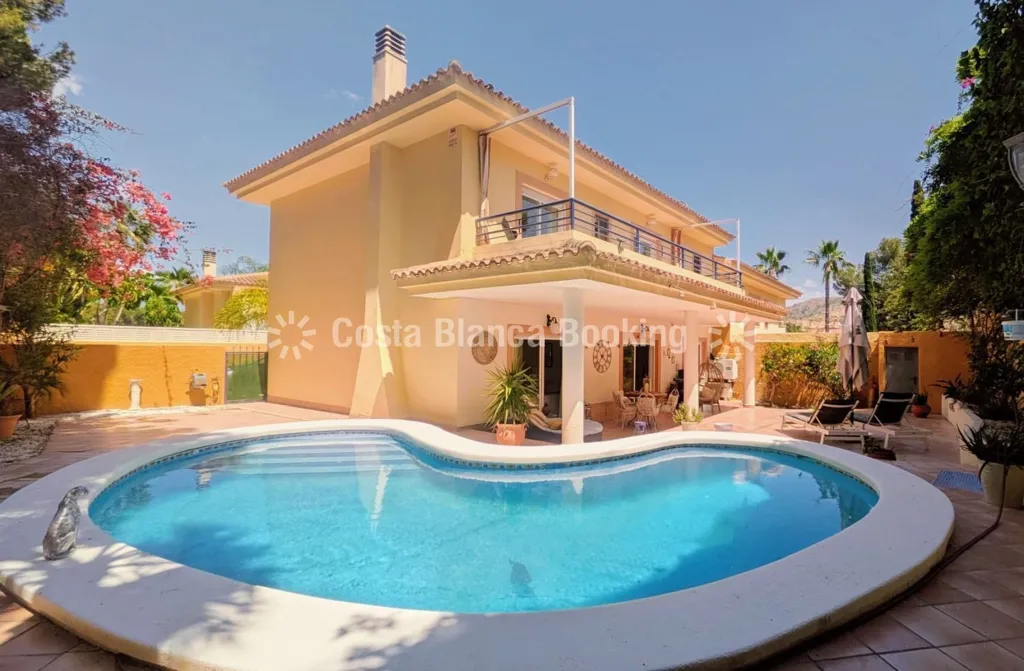 Bassein - Pared Villa with Pool near Albir Beach