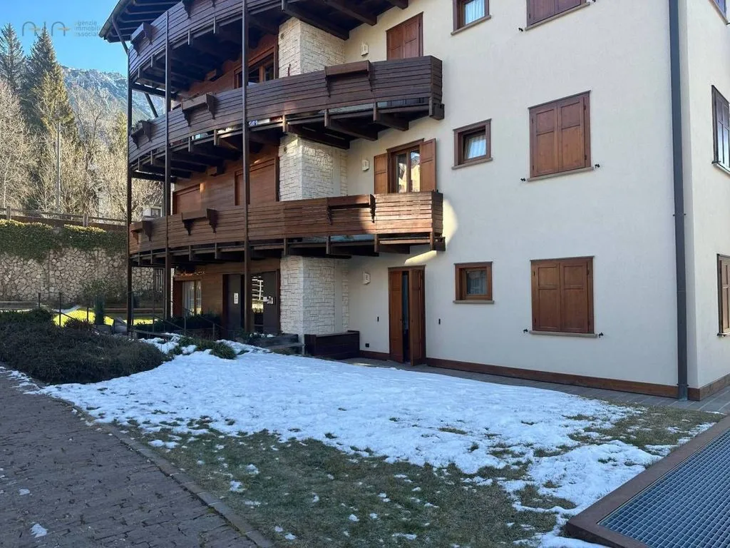 Välivaade - Two-Level Apartment with Garden in Cortina d'Ampezzo