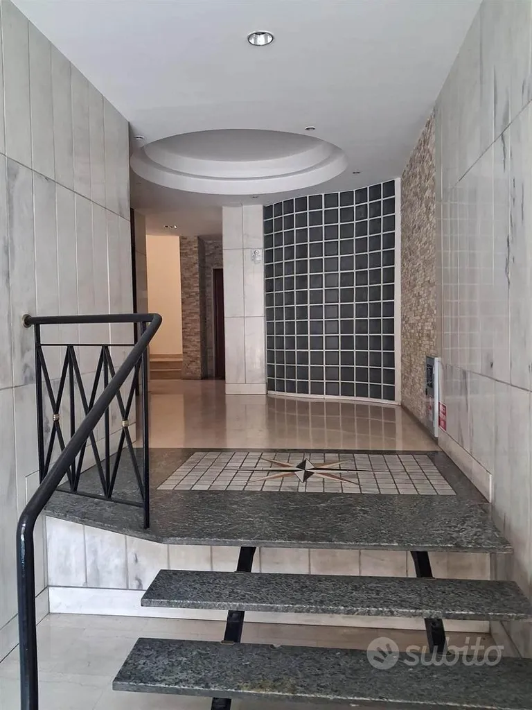 Hallway - Apartment with Balcony in Piacenza