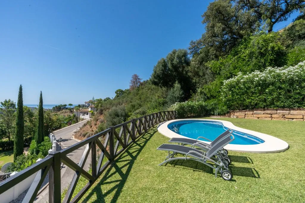Piscine - Luxury Villa with Sea Views in Benahavis