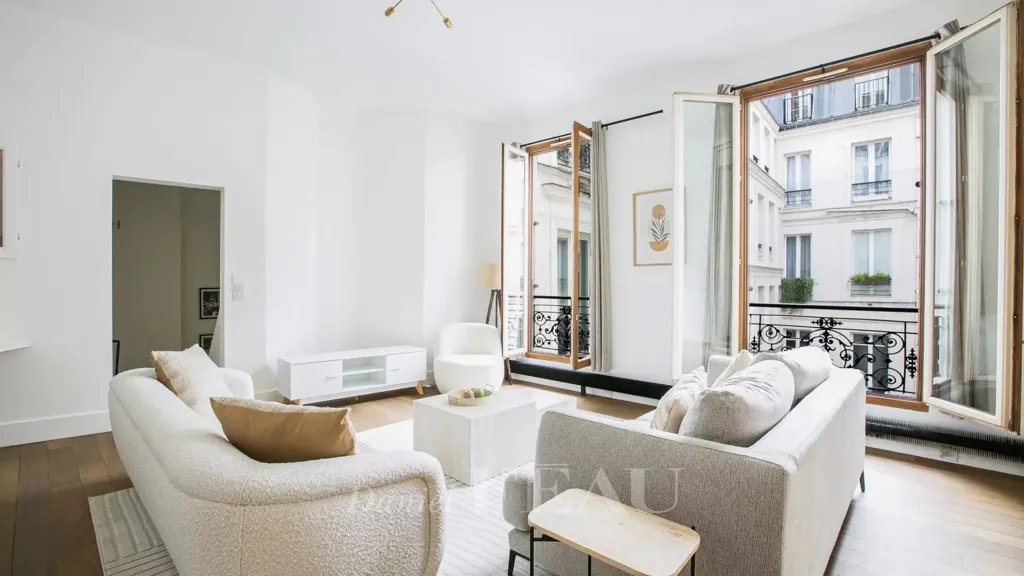 Elutuba - Duplex Apartment with Courtyard View in Paris 8th