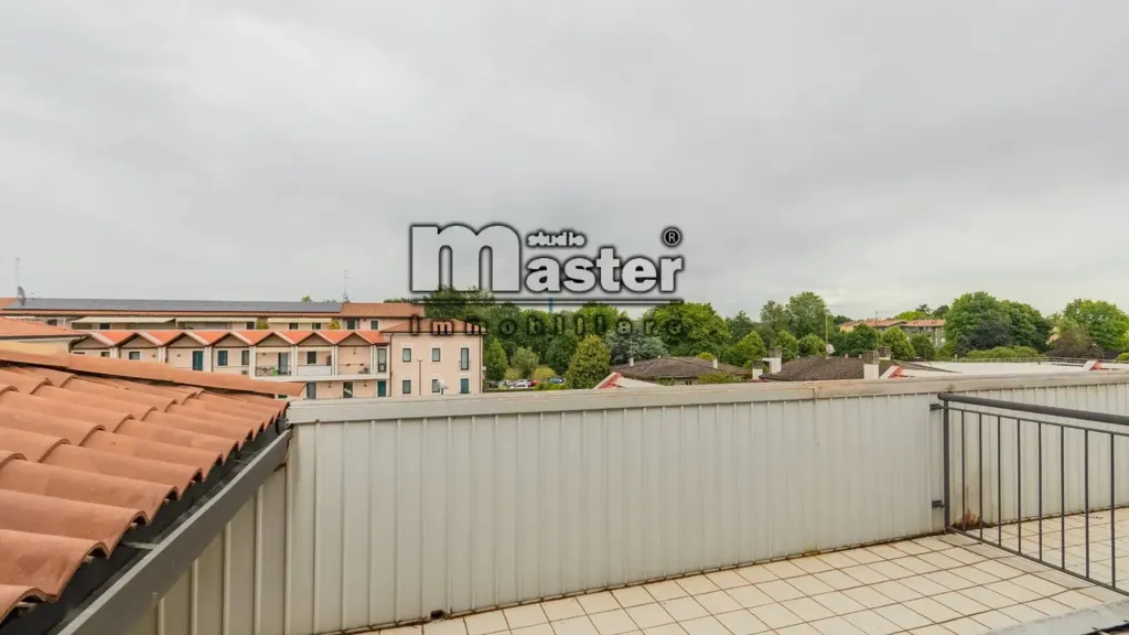 Balcon - Attico with South-Facing Terrace in Treviso