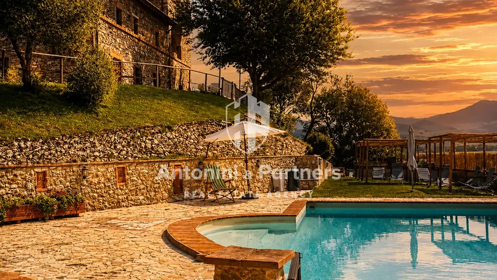 Piscina - Rustic Farmhouse with Pool in Todi