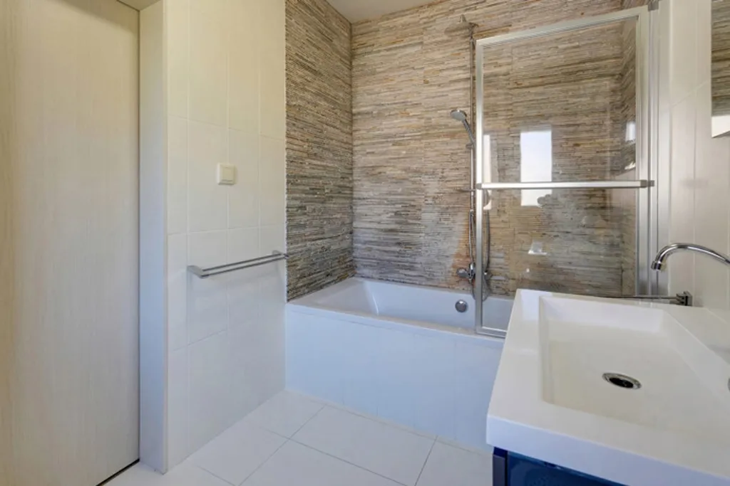 Salles de bain - Villa Pleine de Caractère avec Jardin à la Coquinie