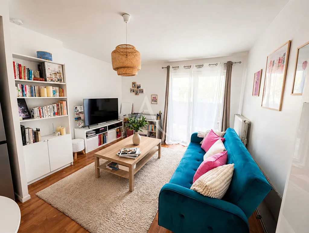 Soggiorno - Meubled 2-Bedroom Flat with Private Access in Serris Bourg