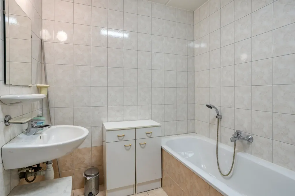 Vannitoad - Ground Floor Flat with Garage in Hulst
