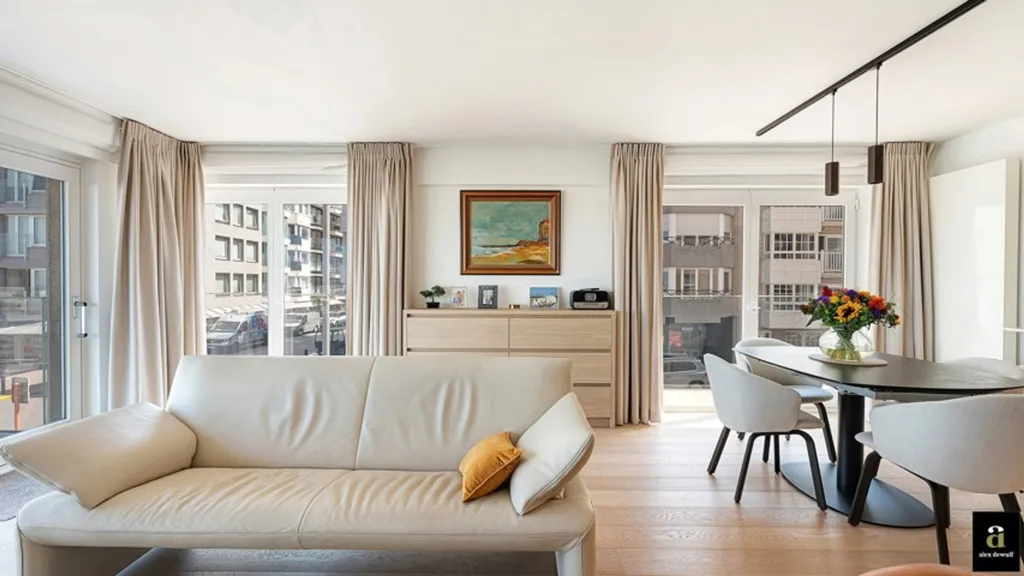 Salón - Renovated Corner Flat with Sea View on Rubensplein