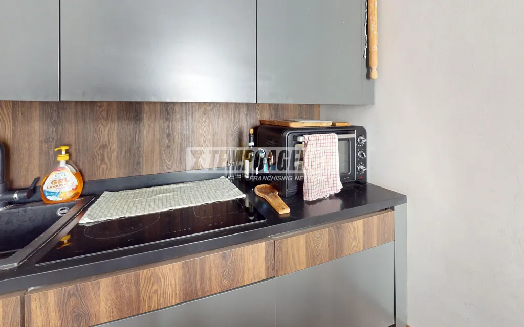 Köök - Bright Apartment with Metro Access in Turin
