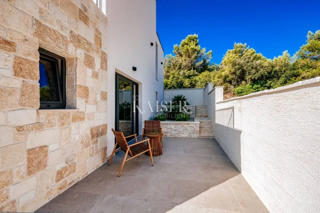 Terrace - Luxury Villa with Infinity Pool on Mali Iž