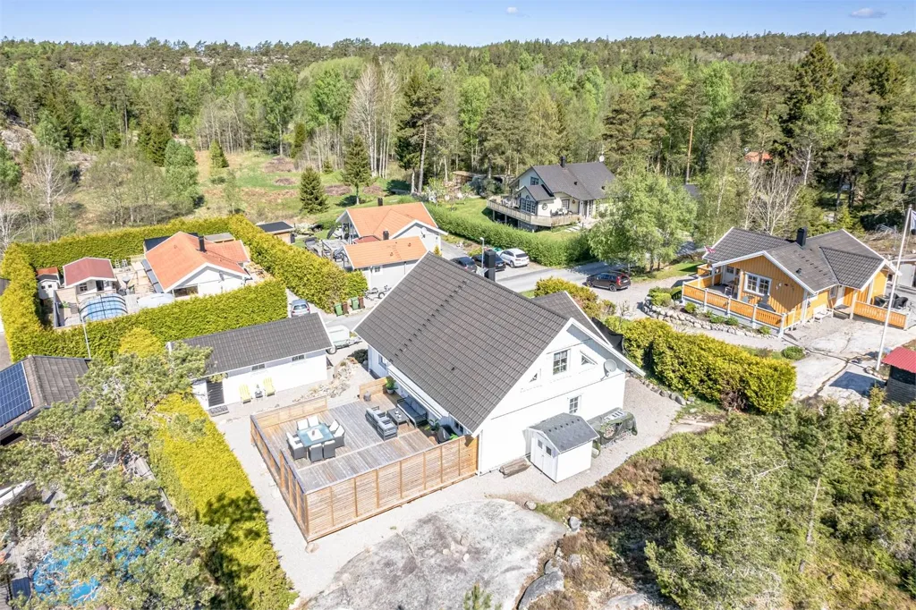 Villa with Garden on Lökholmen