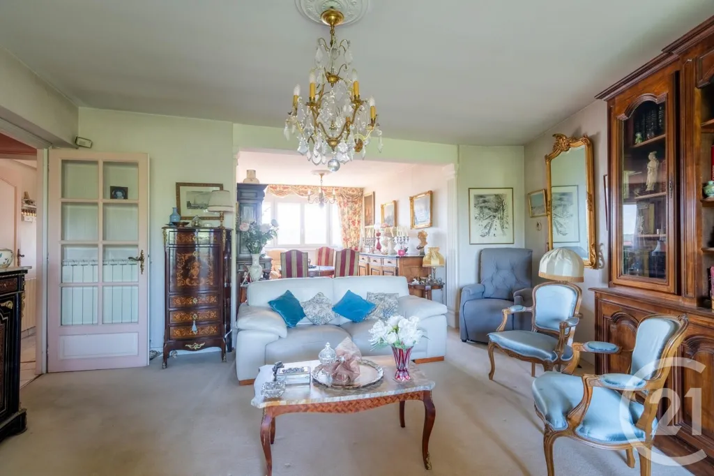 Soggiorno - 3-Bedroom Flat with Park View in Albi Centre