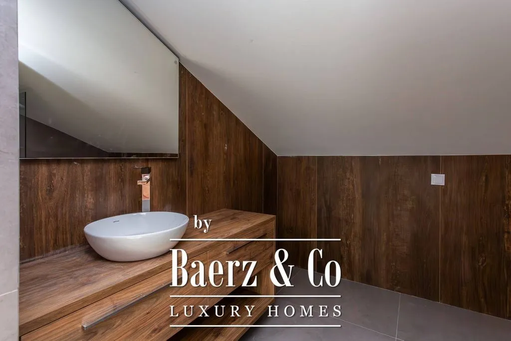 Salles de bain - Luxury Duplex Flat with Balcony in Carcavelos
