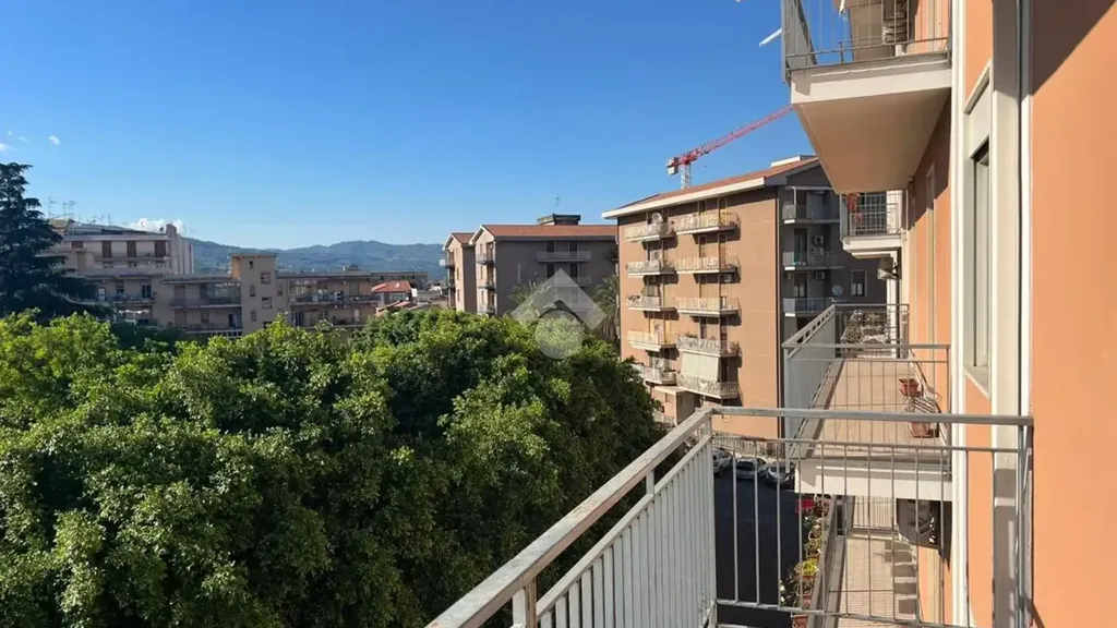 Rõdu - Modernised Apartment with Balcony in Giarre