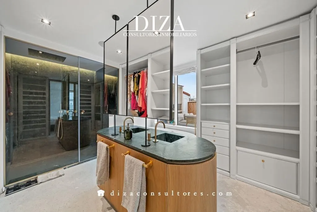 Salles de bain - Luxury Penthouse with Pool in Madrid