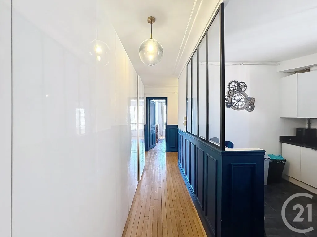Esik - Furnished Flat with View in Charenton Centre