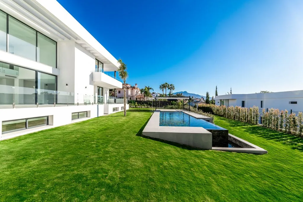 Aed - Luxury Villa with Infinity Pool in Benahavís